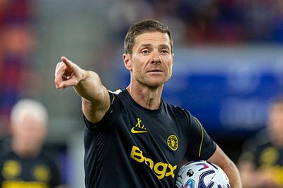 HLV Xabi Alonso được khuyên thanh lý 15 cầu thủ Chelsea và tìm người thay Robert Sanchez