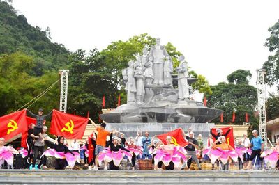 Những thanh âm hòa bình