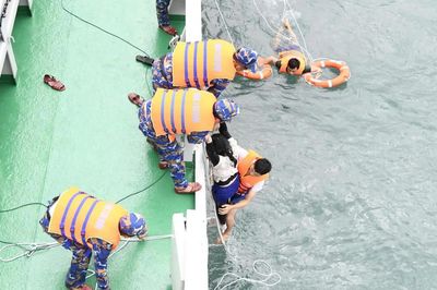 Vụ 4 người bị sóng cuốn ở Đà Nẵng: Tìm thấy một nạn nhân cách nơi gặp nạn 2 hải lý