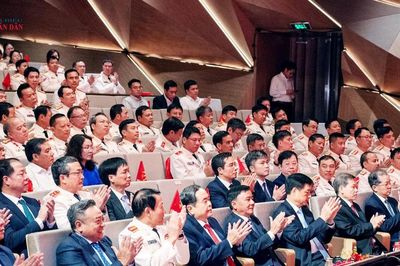 Chủ tịch Quốc hội Trần Thanh Mẫn dự Lễ kỷ niệm 70 năm Ngày truyền thống Cảnh sát kinh tế và đón nhận Huân chương Hồ Chí Minh