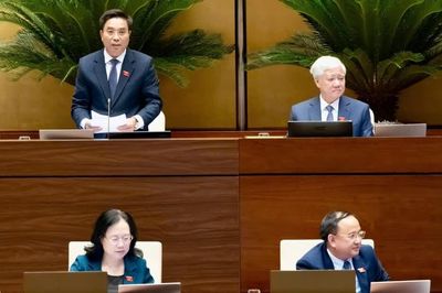 Quốc hội thảo luận về các dự án luật thuộc lĩnh vực quân sự, quốc phòng