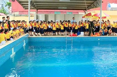 Phòng CSCĐ hướng dẫn kỹ năng bơi, phòng chống đuối nước cho trẻ em