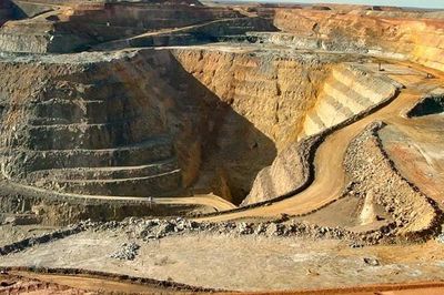 Có gì trong mỏ vàng sâu nhất thế giới, sản xuất 8 tấn vàng mỗi năm?