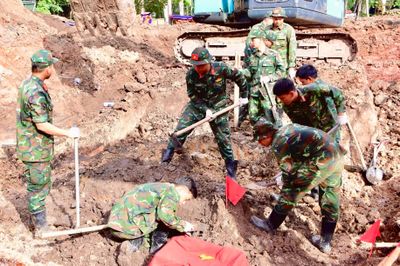 Tìm được thêm 18 hài cốt liệt sỹ tại Công viên Lê Thị Riêng
