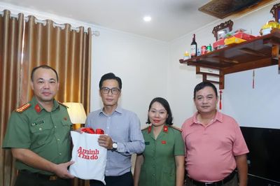 Người đặt viên gạch đầu tiên