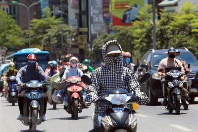 Thời tiết hôm nay 9.8: Hà Nội nắng nóng, chiều tối có mưa dông