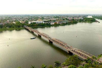 Huế nghiên cứu phát triển thêm sản phẩm du lịch trên sông Hương