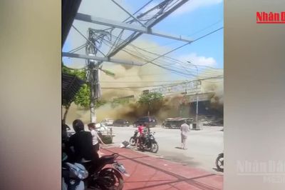 [Video] Tiếp tục xảy ra cháy trên đường 25m Thanh Liệt, Hà Nội
