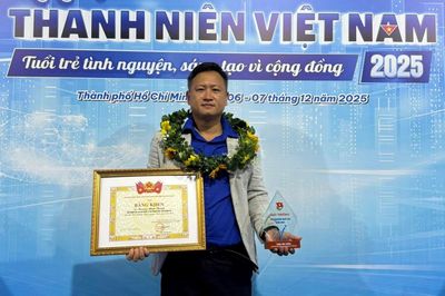 Nghĩa tình với bà con vùng lũ