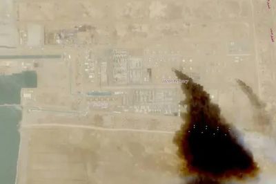 Houthi tấn công nhà máy lọc dầu ở Saudi Arabia