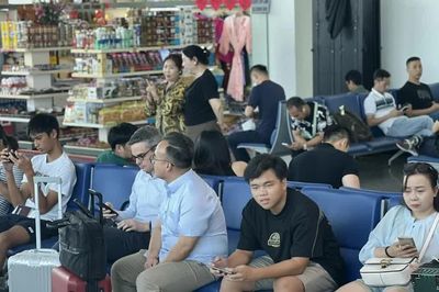 [VIDEO] Giá vé máy bay 2/9 tăng gấp đôi, hãng mở thêm đường bay