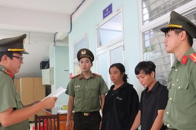 Khởi tố vợ chồng chủ doanh nghiệp tổ chức cho người nước ngoài ở lại Việt Nam trái phép