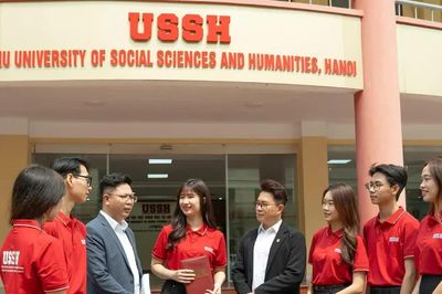 Vì sao điểm chuẩn Trường Đại học Khoa học Xã hội và Nhân văn, Đại học Quốc gia Hà Nội giảm 'sốc'?