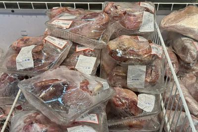 Gần nửa triệu tấn thịt nhập khẩu đổ bộ thị trường, giá rẻ bất ngờ