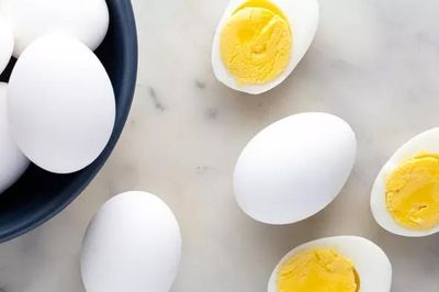 Người hơn 60 tuổi cần lưu ý 4 điều khi ăn trứng
