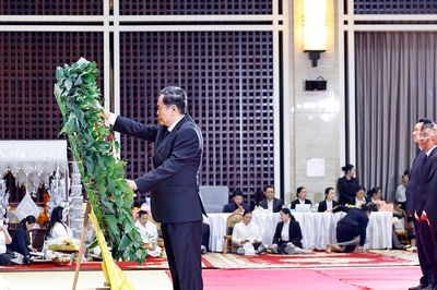 Chủ tịch Quốc hội Lào là người bạn thân thiết, gắn bó của Việt Nam