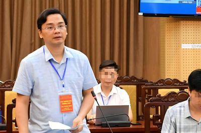 Giám đốc Sở GD-ĐT Tuyên Quang Vũ Đình Hưng bị tạm đình chỉ công tác