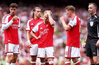 Arsenal thua bẽ bàng trước trận Siêu cúp Anh
