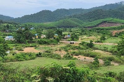 Ánh điện 'đánh thức' bản làng giữa VQG Phong Nha - Kẻ Bàng