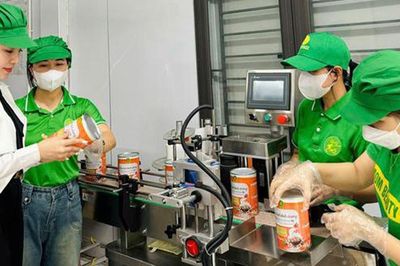 Loại bỏ 'giấy phép con' ẩn danh: Giảm gánh nặng cho doanh nghiệp nhỏ do phụ nữ làm chủ