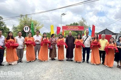 Xã Nhơn Mỹ khánh thành cầu Hương Quản