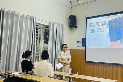 Cha mẹ học lại, con được gì?
