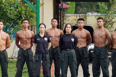 Những bông hồng thép của cảnh sát đặc nhiệm