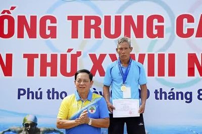 Những dấu ấn nổi bật của Phú Thọ tại Giải bơi truyền thống trung, cao tuổi quốc gia