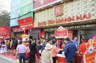 Hé lộ những giao dịch bất thường từ loạt 'ông lớn' kinh doanh vàng