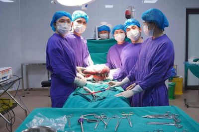 Gia Lai: Cắt thành công lá lách khổng lồ nặng 3,5kg, gấp 20 lần bình thường