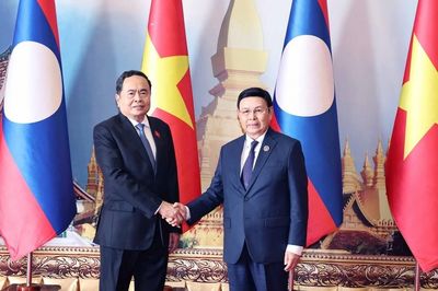 Chủ tịch Quốc hội Lào luôn dành tình cảm sâu đậm đối với Việt Nam
