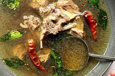 4 thói quen khi hầm xương khiến nước canh đục, kém ngọt mà nhiều người vẫn mắc