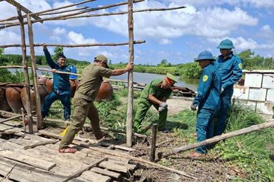 'Ngày thứ Bảy tình nguyện' ý nghĩa của Công an xã Phan Ngọc Hiển