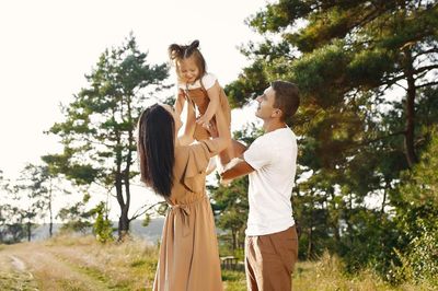 4 điều cha mẹ càng làm sớm, con cái càng hạnh phúc và biết ơn về sau