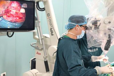 Đau đầu nhiều năm, người đàn ông 53 tuổi đi khám phát hiện u tuyến yên
