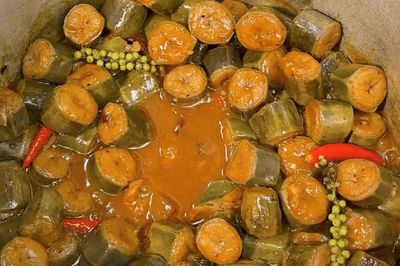 Hội chị em đang rầm rộ đu trend món chuối kho nguyên miếng: Nguyên liệu rẻ, cách làm cực dễ mà hao cơm bất ngờ