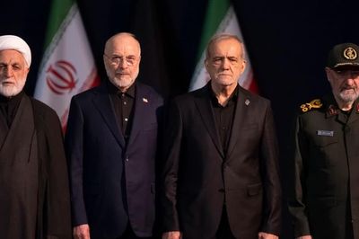 Iran giằng co giữa 'đàm phán' và trả đũa Mỹ