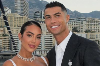 'Cú lừa' về đám cưới Ronaldo