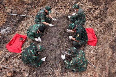 Tìm thấy 256 bộ hài cốt, 7 vị trí mộ tập thể tại Công viên Lê Thị Riêng