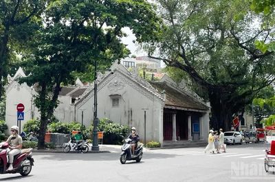 Thời tiết ngày 10/8: Bắc Bộ có nắng nóng và nắng nóng gay gắt, Nam Bộ mưa rào và dông