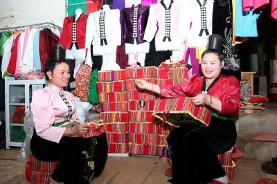 Người phụ nữ Thái và hành trình hồi sinh nghề dệt truyền thống