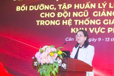 Bồi dưỡng, tập huấn lý luận chính trị cho giảng viên, giáo viên khu vực phía Nam