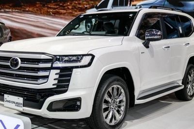 Cận cảnh Toyota Land Cruiser Hybrid 2026 vừa ra mắt tại Indonesia