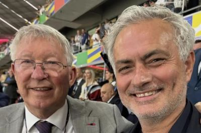 Mourinho tiết lộ cú lật kèo với Sir Alex Ferguson