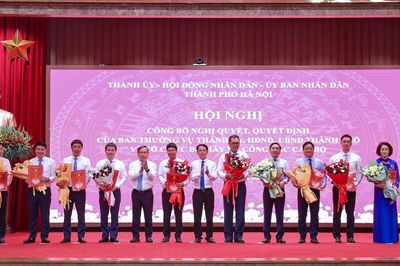 Hà Nội điều động, bổ nhiệm loạt giám đốc sở, ngành