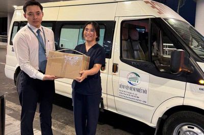 Chuyển thuốc từ Hà Nội vào TPHCM cứu người bệnh nguy kịch