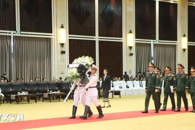 Bộ Công an và Bộ Quốc phòng Việt Nam viếng đồng chí Xaysomphone Phomvihane