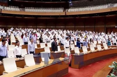 Quốc hội dành một phút mặc niệm Chủ tịch Quốc hội Lào Saysomphone Phomvihane