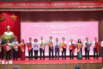 Hà Nội công bố 47 quyết định về công tác cán bộ sau sắp xếp bộ máy