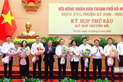 Hà Nội miễn nhiệm Ủy viên UBND Thành phố với 11 giám đốc sở, ngành